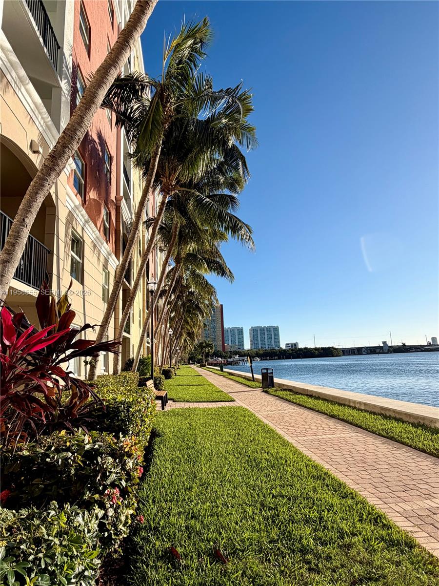 PORTO BELLAGIO CONDO - Residential Lease