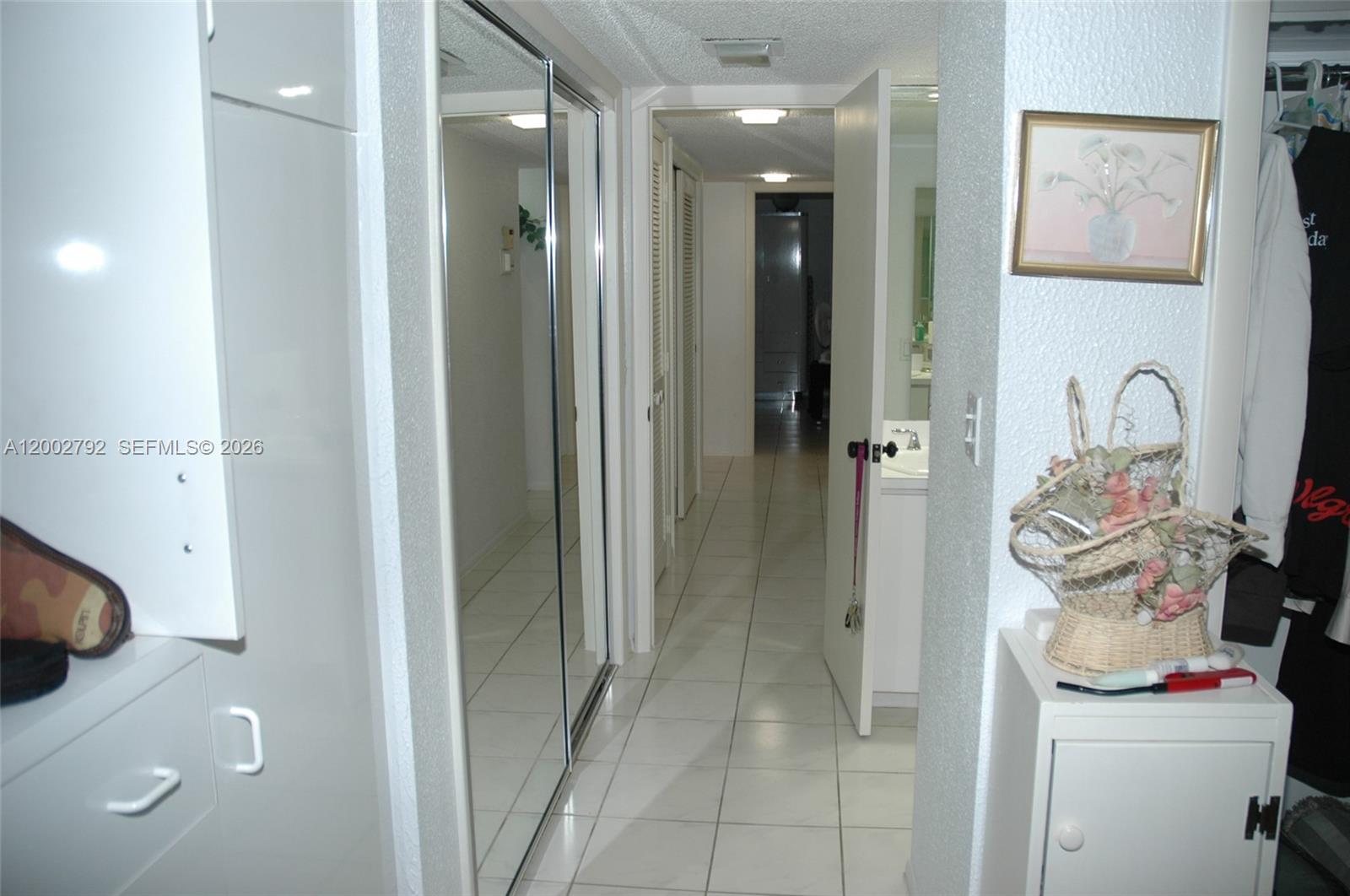 EMERALD TOWER CONDO - Residential