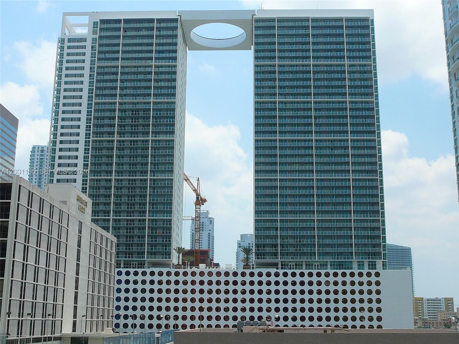 500 Brickell Ave 1808