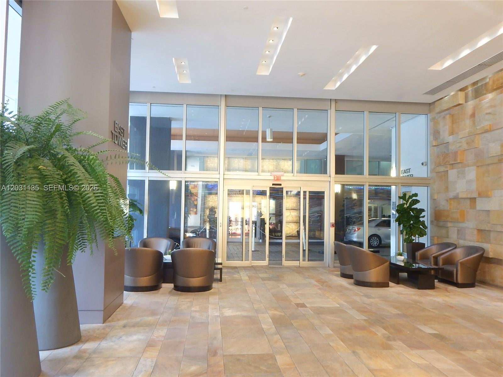 500 Brickell Ave 1808