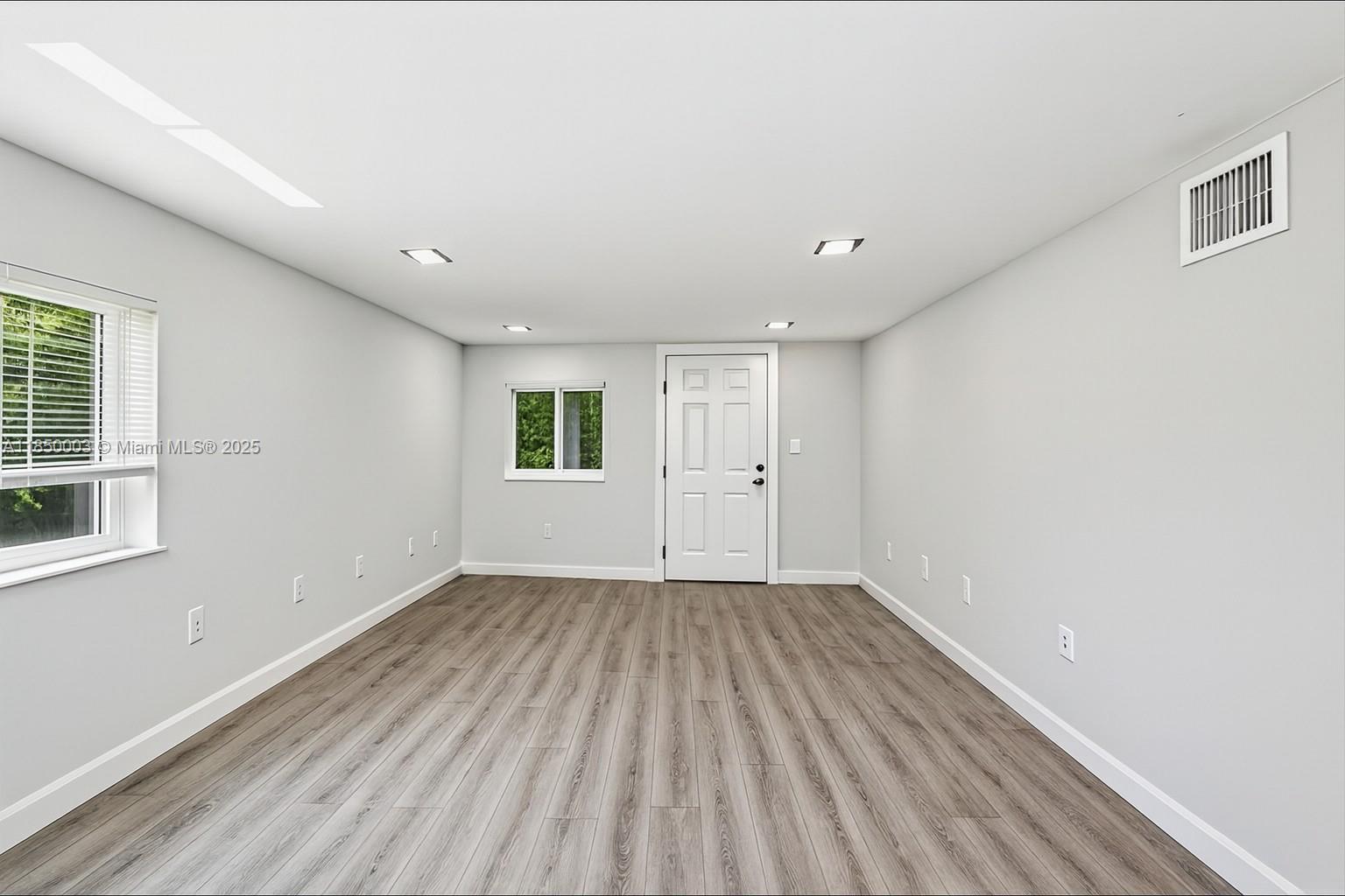 COLLIER MANOR 2ND ADD - Residential