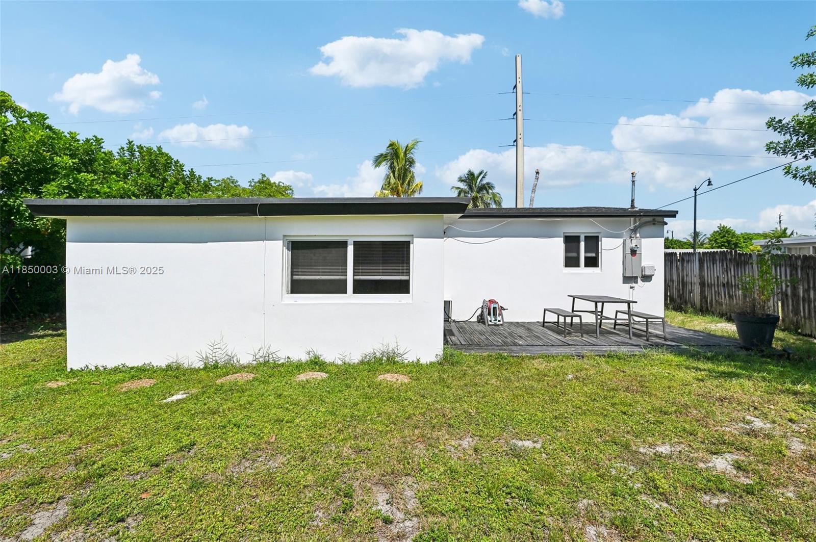 COLLIER MANOR 2ND ADD - Residential