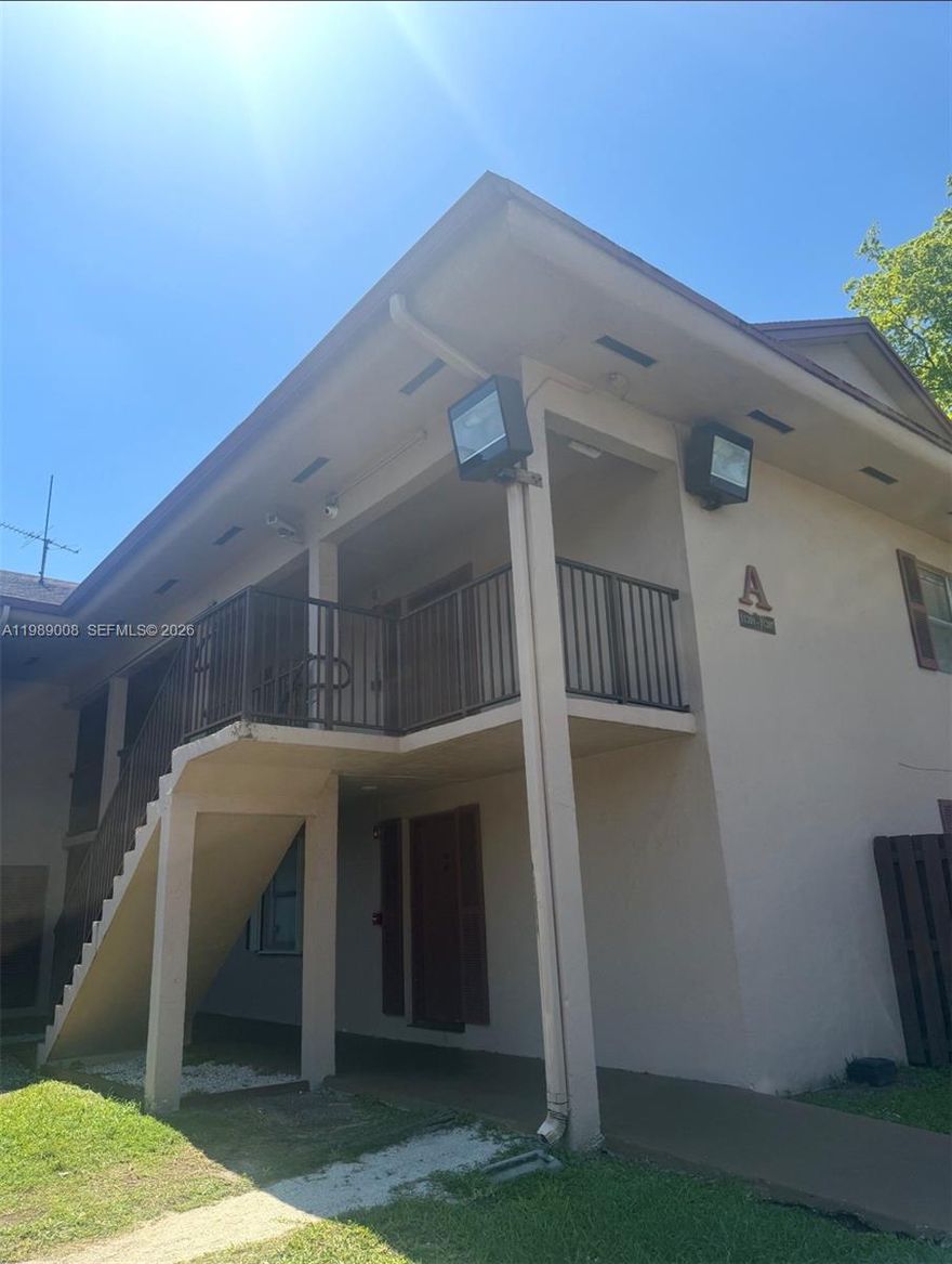 GREAT GREAT LOCATION IN THE HEART OF KENDALL,Spacious Income-producing 1BR/1BA with excellent rental history and strong ROI potential.High demand area make this smart Buy.Tenant-Occupied for immediate cash flow.
