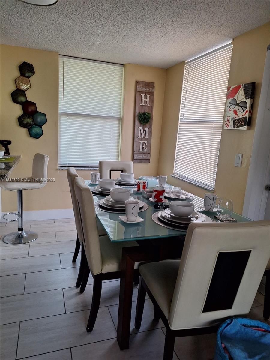 2485 NE 135th Ter