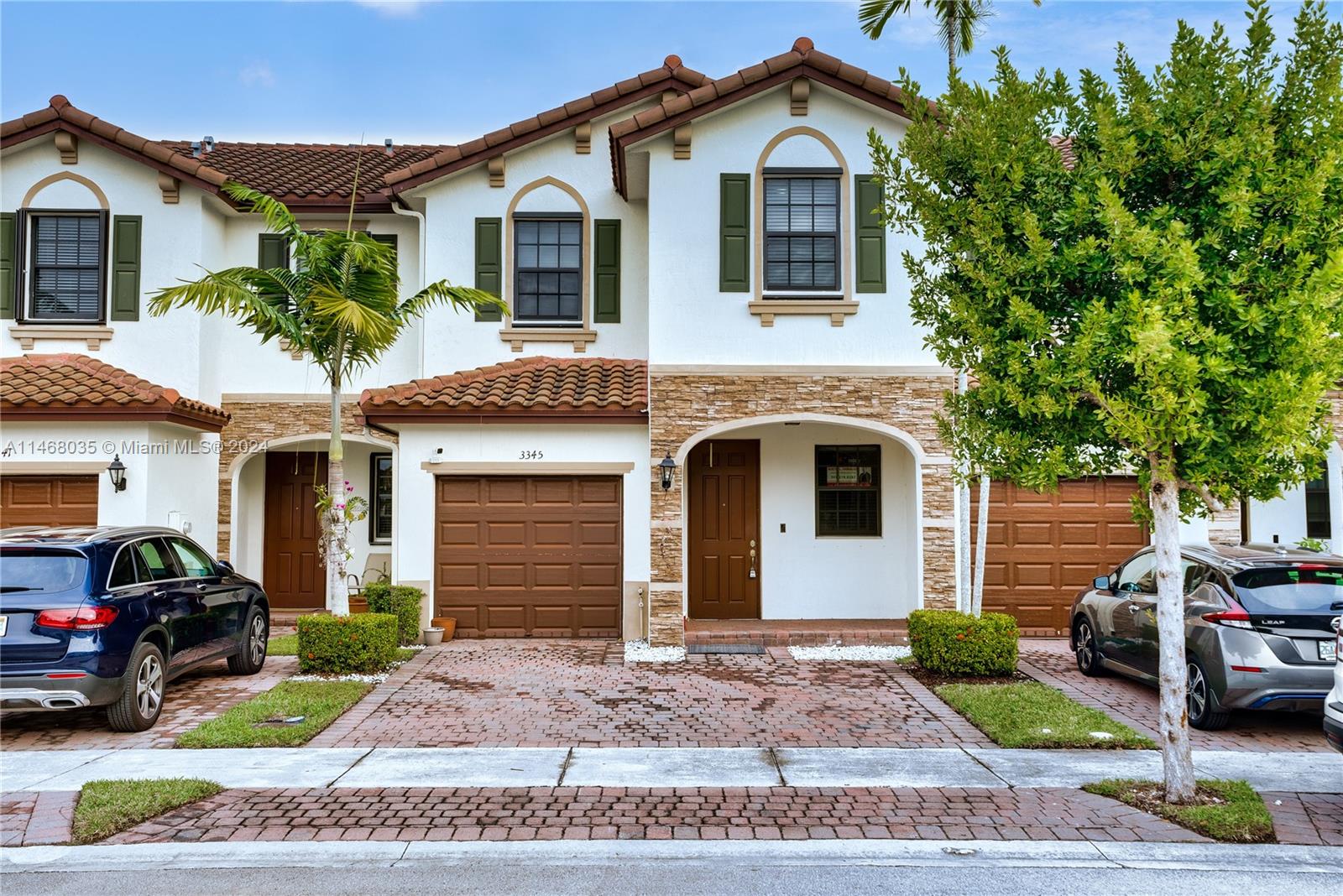 PRICE DROP !!!! SELLER will give a $5,000 credit towards closing. Lovely Townhome offering 3 bedrooms & 2.5 bathrooms with a one car garage. Interior features tile throughout first floor with a living area and a family/dining room. Beautiful kitchen with granite countertop & SS appliances. All three bedrooms located upstairs, large master bedroom with a very spacious walk-in closet & master bath with dual sinks and shower. Washer & Dryer located upstairs. All floors upstairs have been renovated with laminated flooring. Exterior features paved driveway & back patio. (Premium Lot with No Backdoor Neighbors and Tankless Water Heater.)