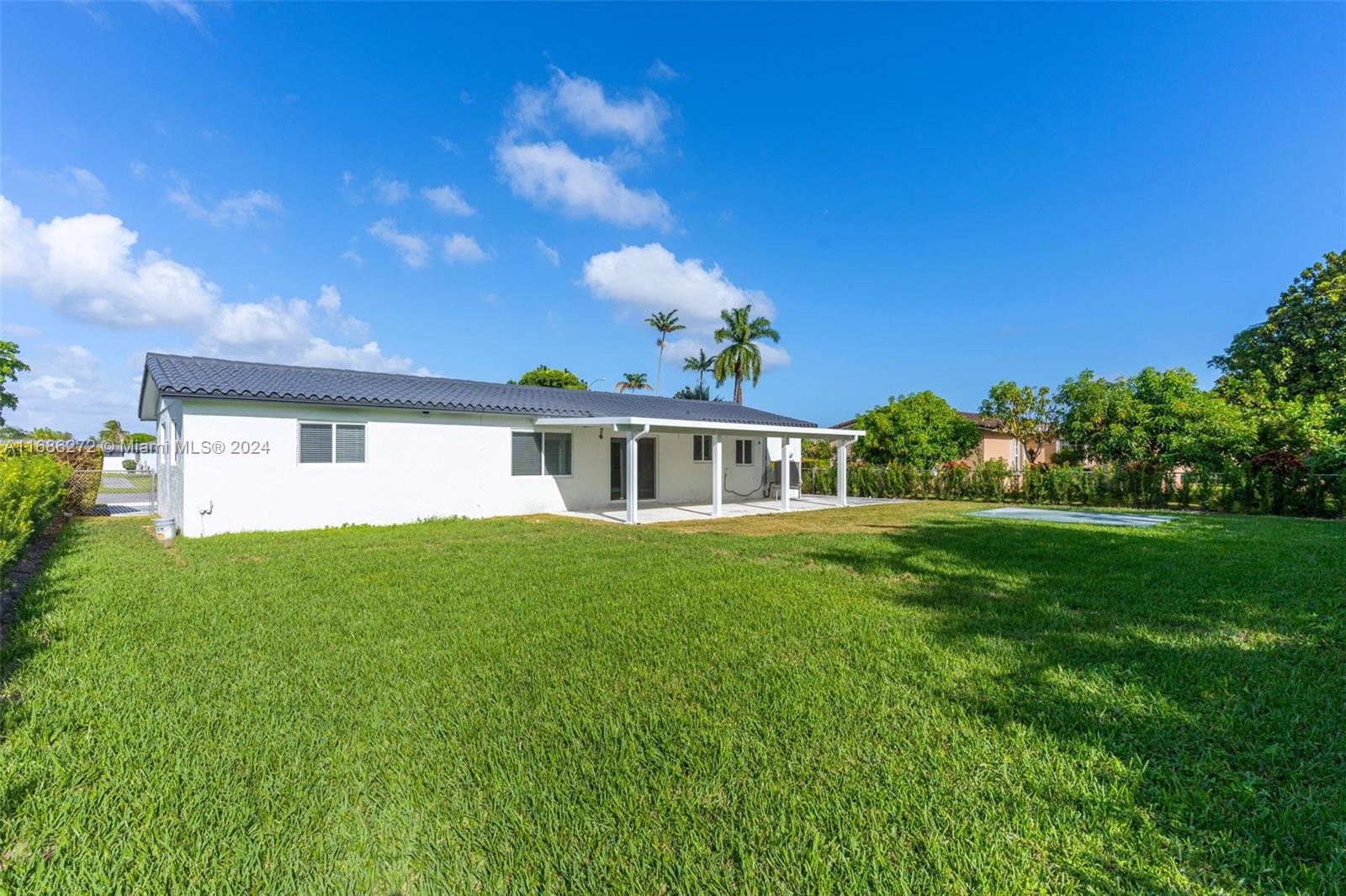 SNAPPER CREEK VILLAS - Residential