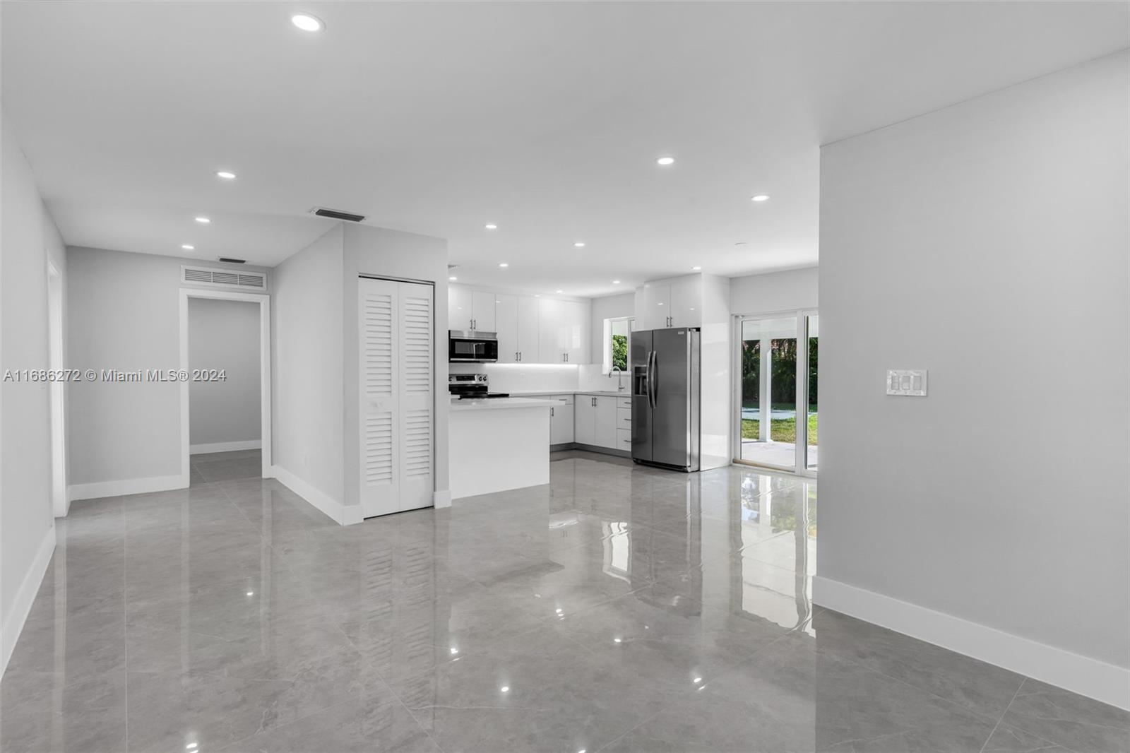 SNAPPER CREEK VILLAS - Residential