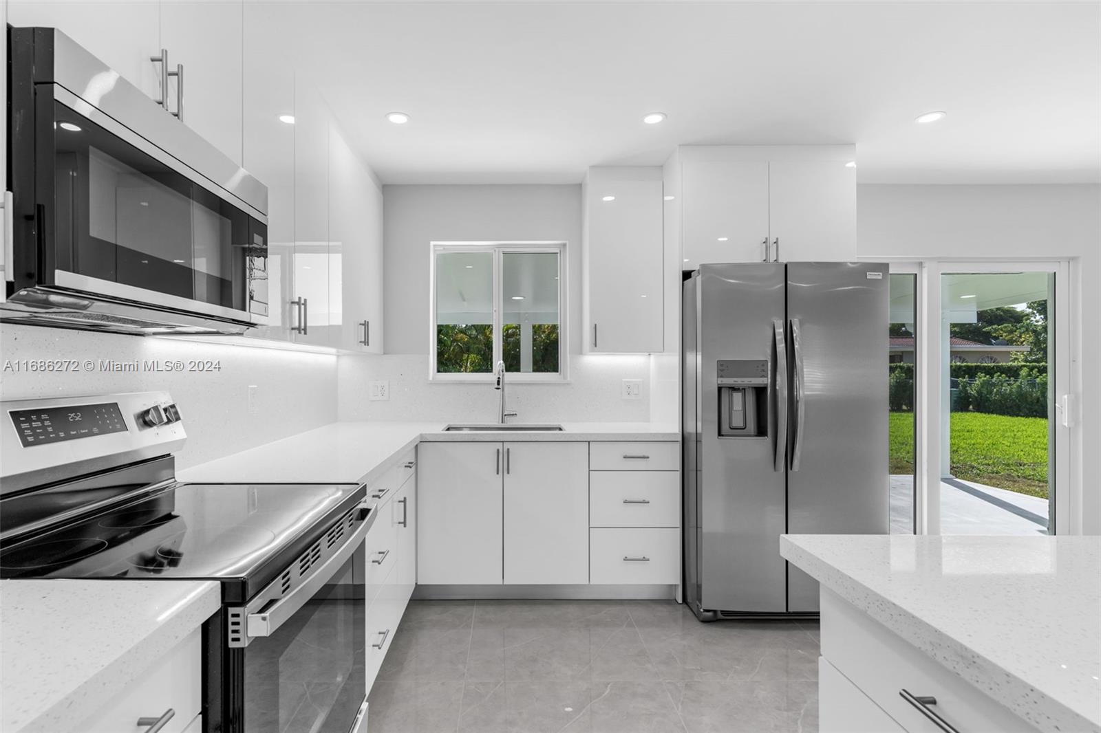 SNAPPER CREEK VILLAS - Residential