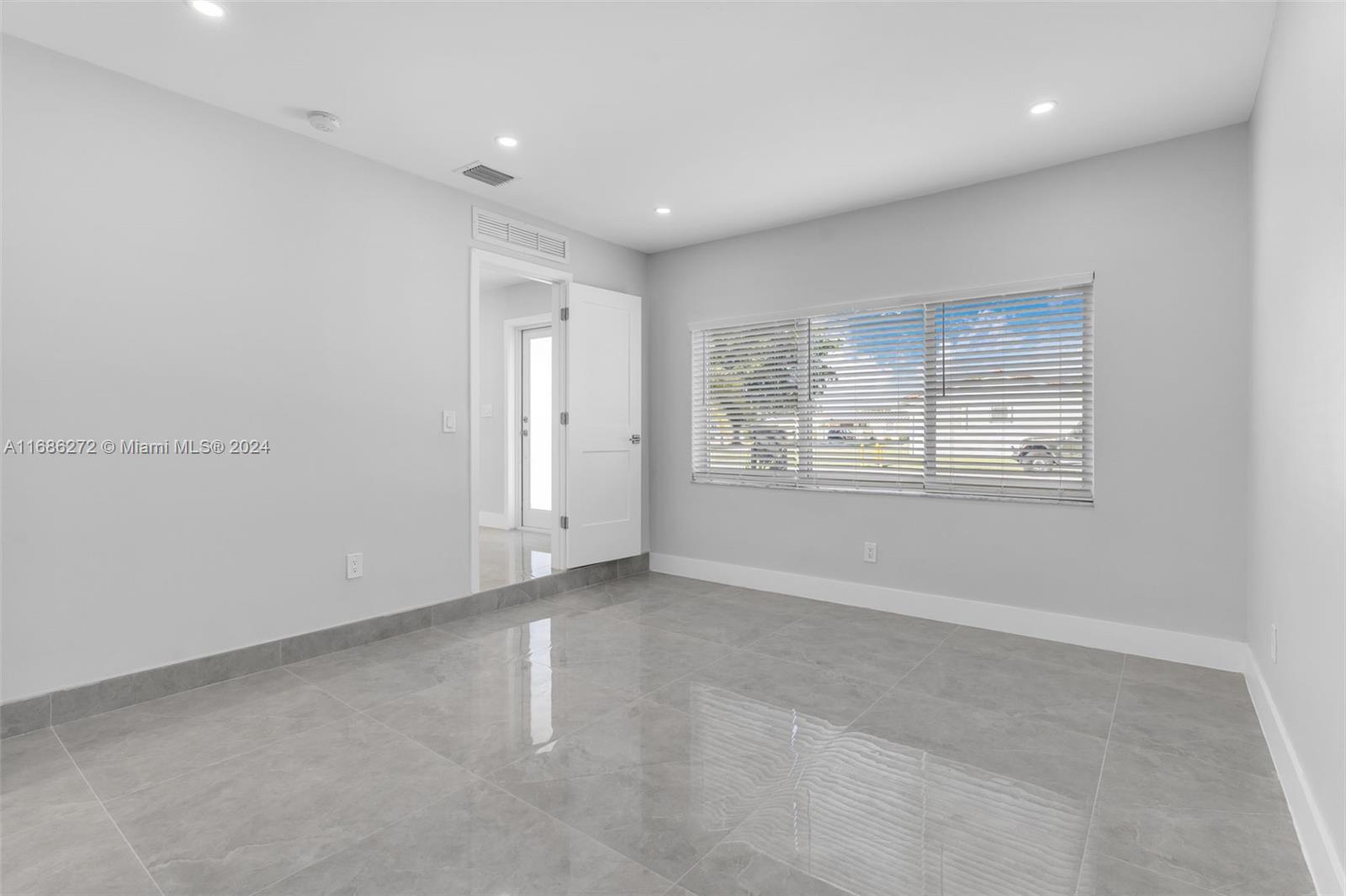 SNAPPER CREEK VILLAS - Residential