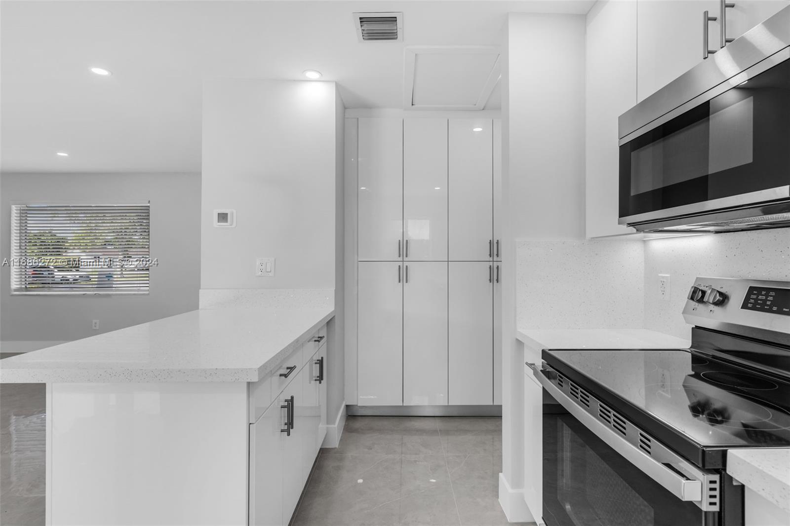 SNAPPER CREEK VILLAS - Residential