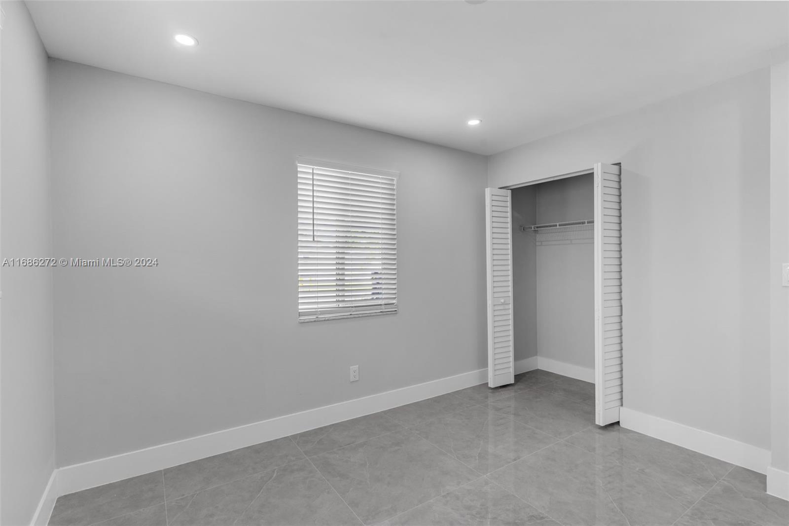 SNAPPER CREEK VILLAS - Residential