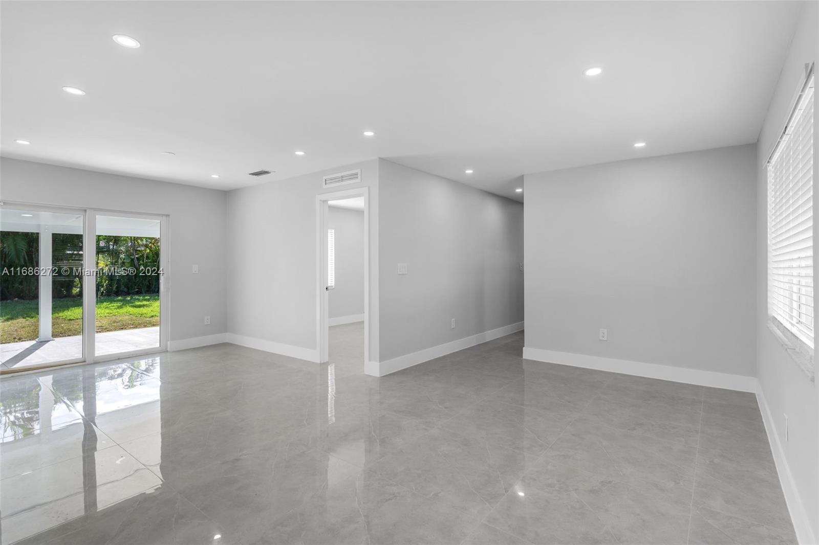 SNAPPER CREEK VILLAS - Residential