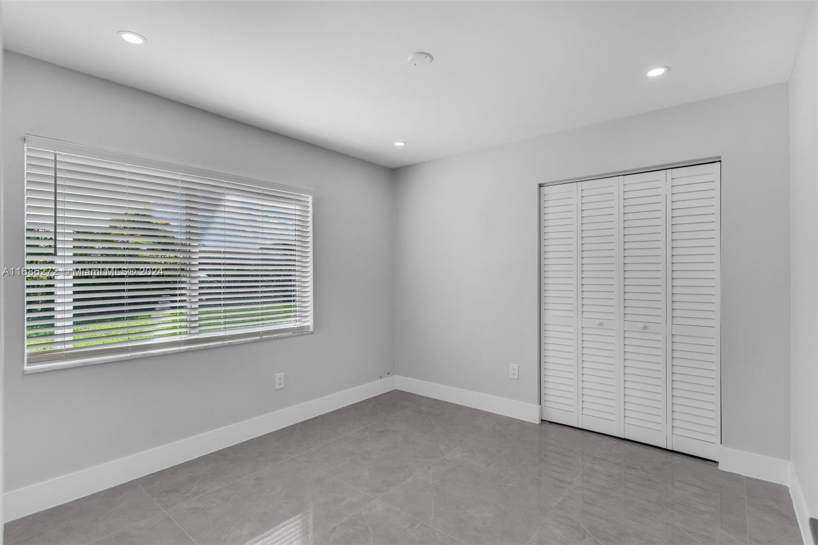 SNAPPER CREEK VILLAS - Residential