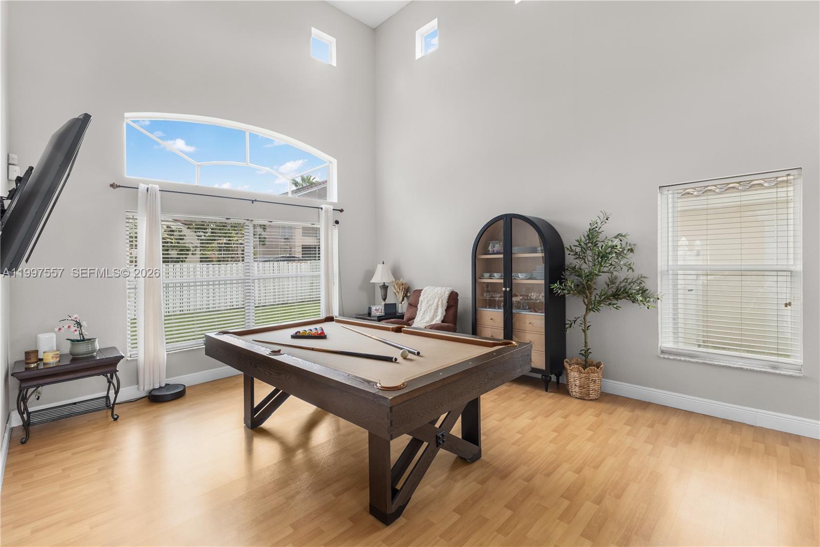 TWIN ACRES - Residential