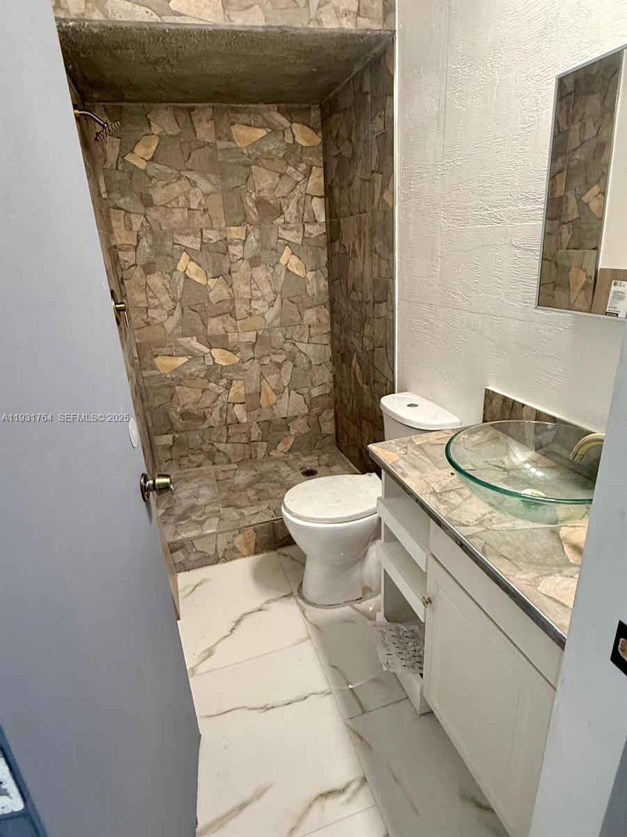 DIXIE HEIGHTS GARDEN - Residential Lease