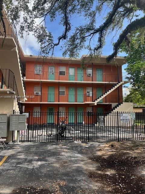 Centrally located Two bedroom 1 bath apartment. Minutes from Coral Gables, Coc Walk and US1. Water and trash included.