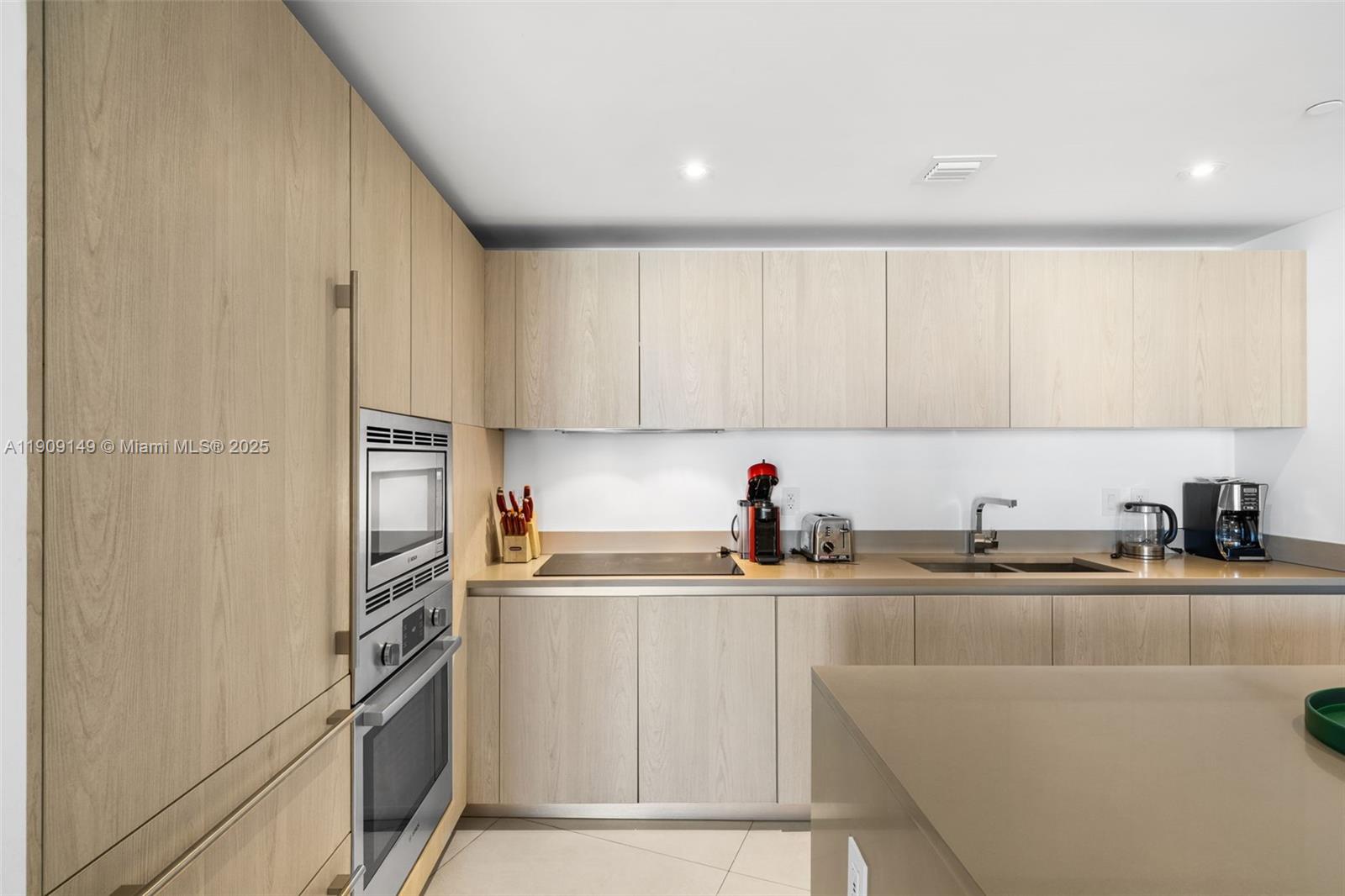 4111 SOUTH OCEAN DRIVE CO - Residential