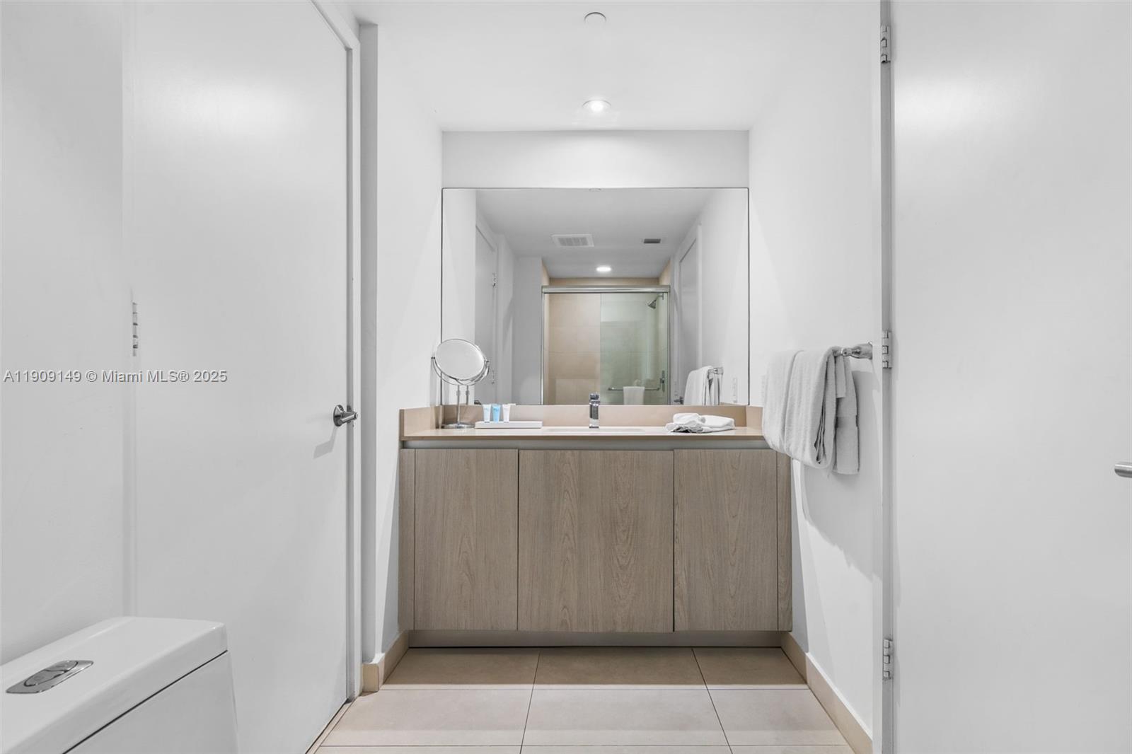 4111 SOUTH OCEAN DRIVE CO - Residential