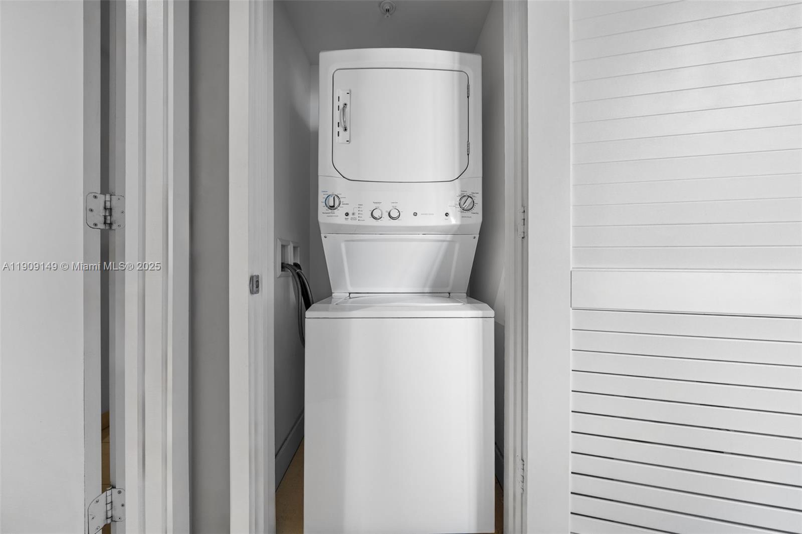 4111 SOUTH OCEAN DRIVE CO - Residential