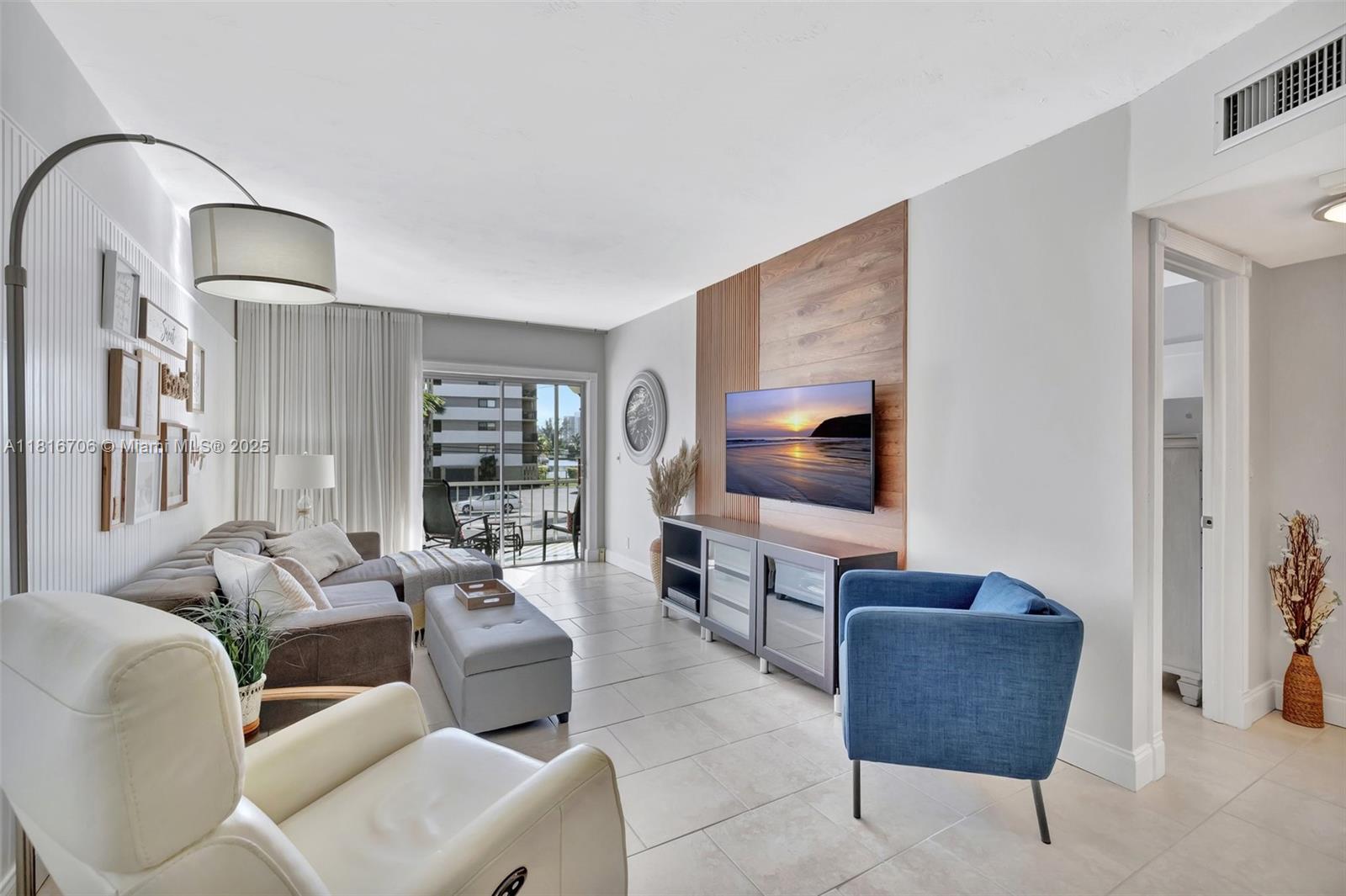 PARADISE HARBOUR APTS CO- - Residential