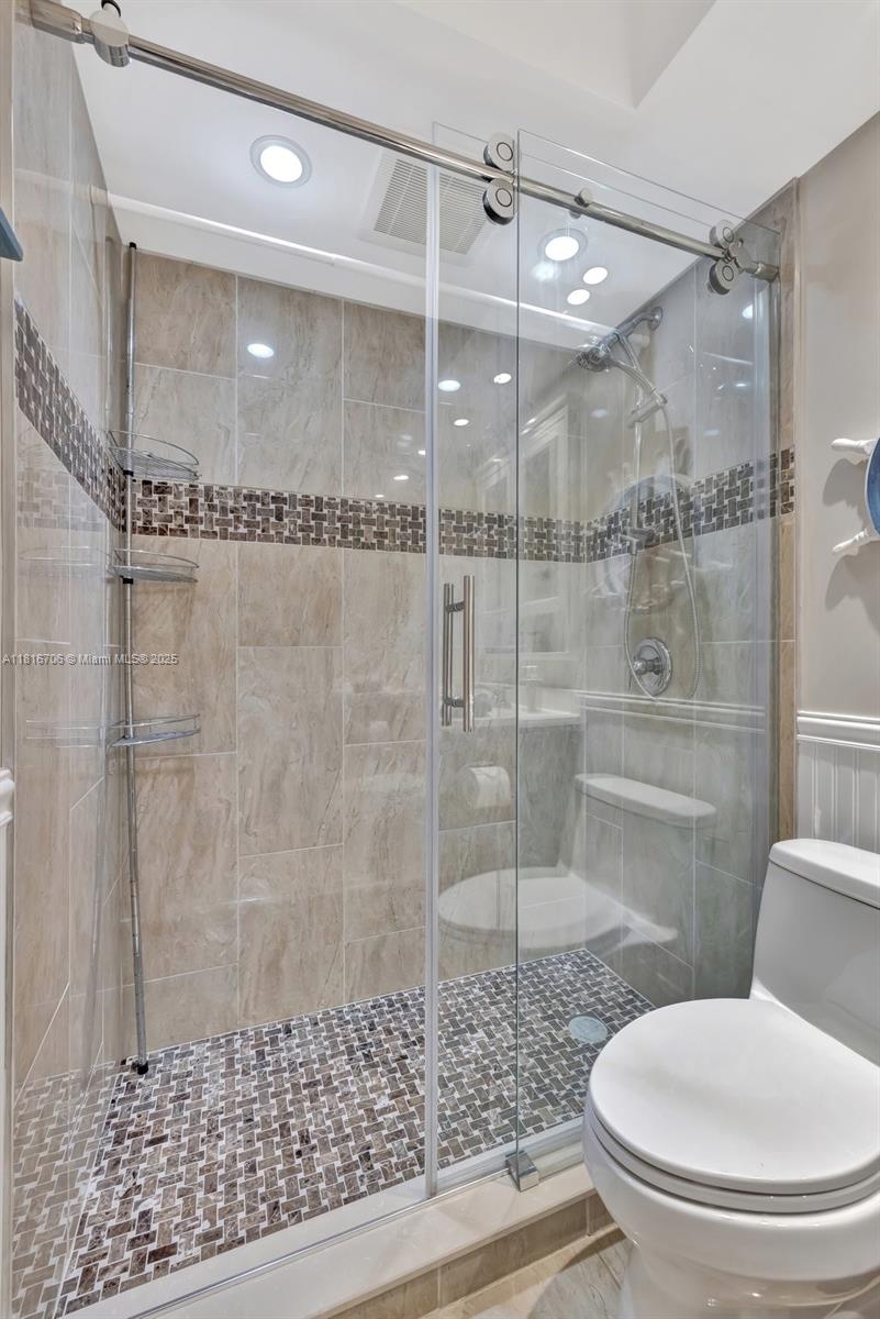 PARADISE HARBOUR APTS CO- - Residential