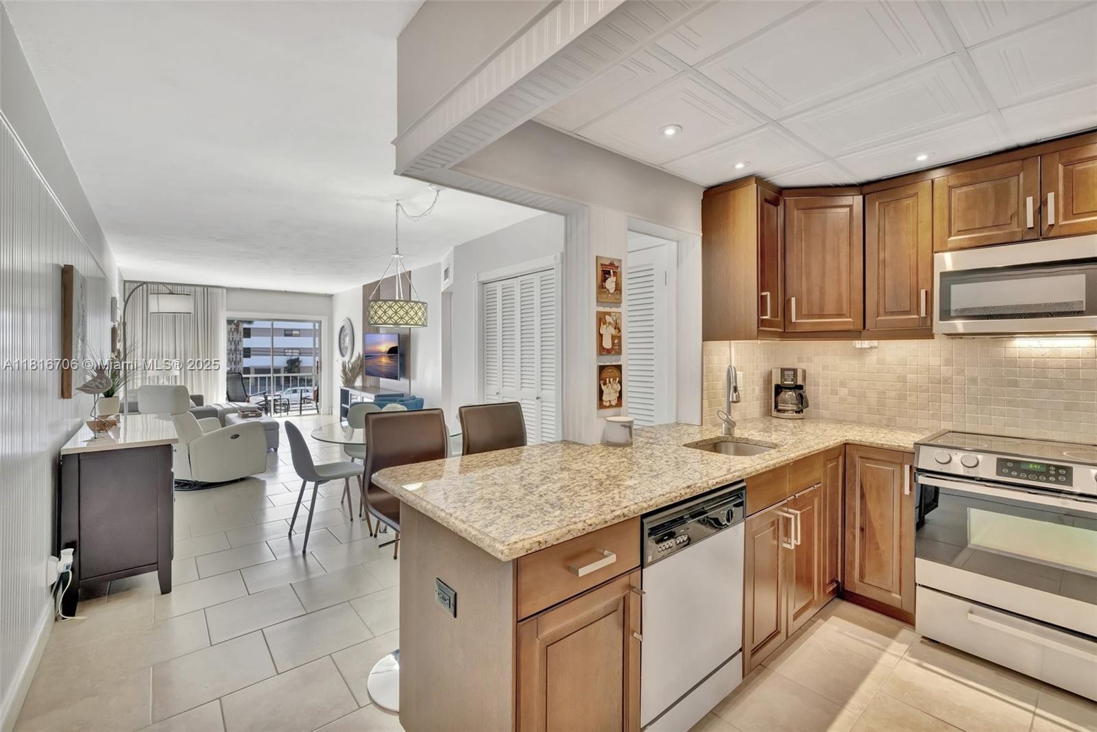 PARADISE HARBOUR APTS CO- - Residential