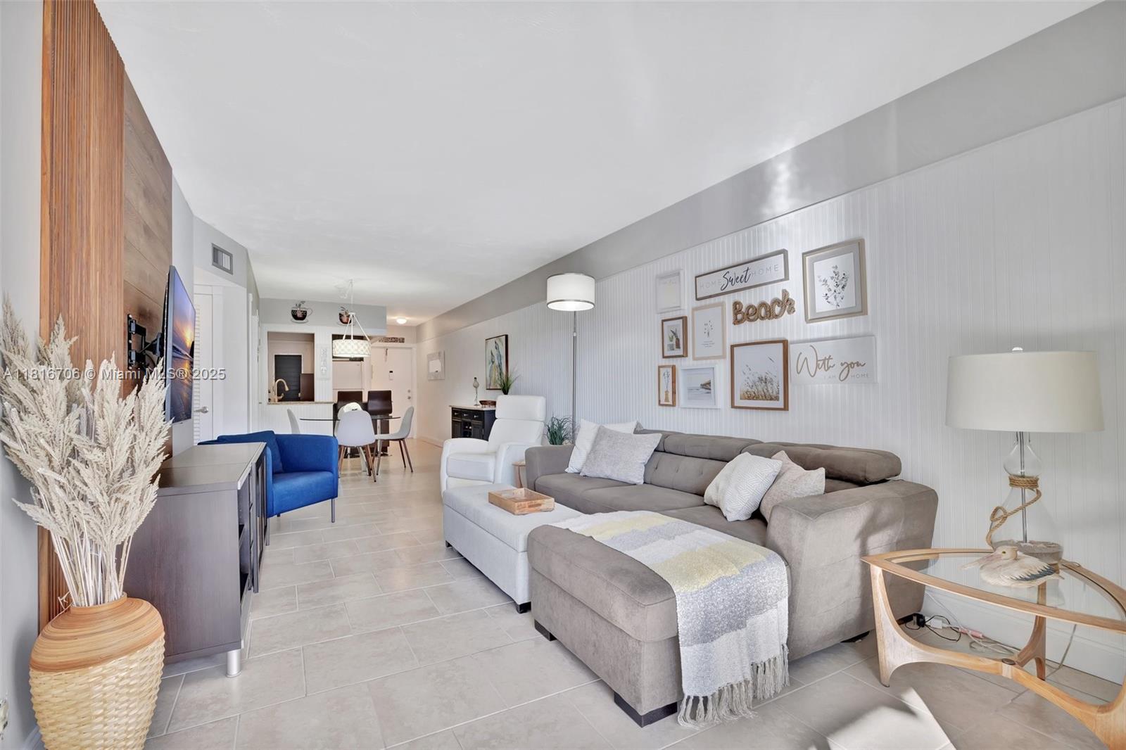 PARADISE HARBOUR APTS CO- - Residential