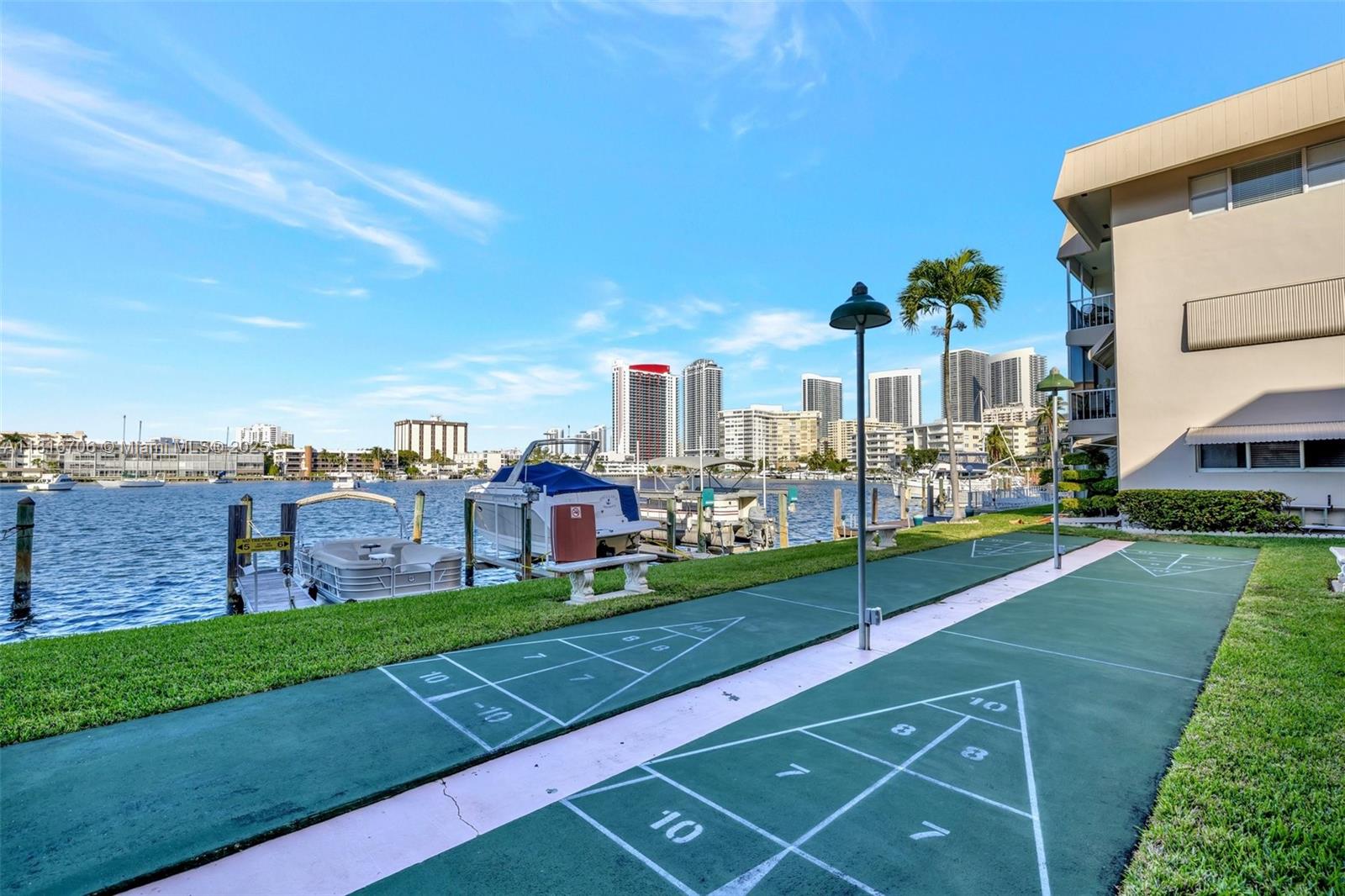 PARADISE HARBOUR APTS CO- - Residential