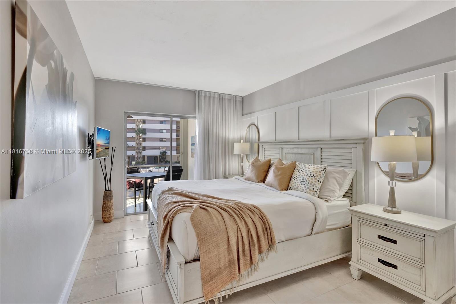 PARADISE HARBOUR APTS CO- - Residential