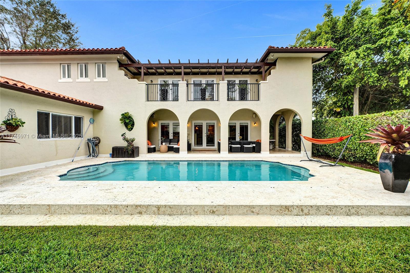 COCONUT GROVE SEC 1 CORAL - Residential