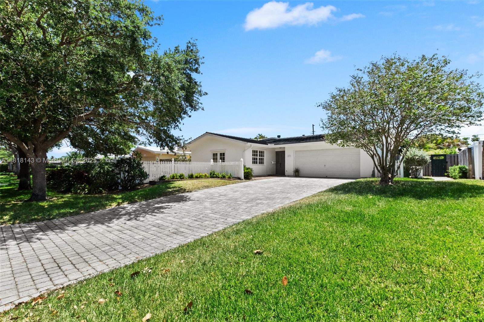 Rental Property at 2070 Ne 54th Ct, Fort Lauderdale, Broward County, Florida - Bedrooms: 4 
Bathrooms: 2  - $6,300 MO.