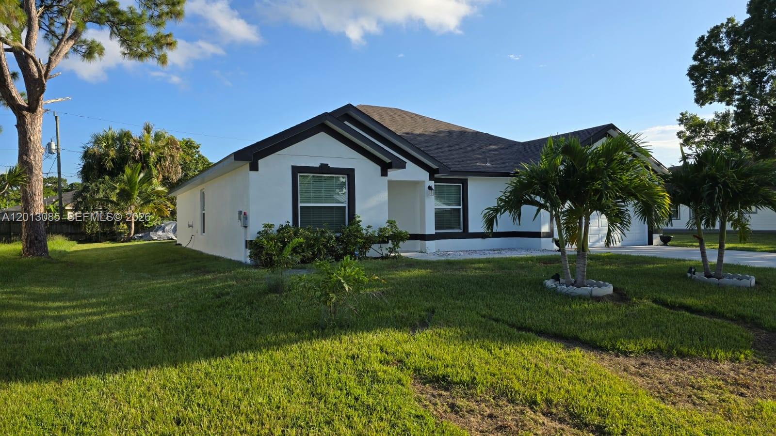 2650 SE Caladium Ave