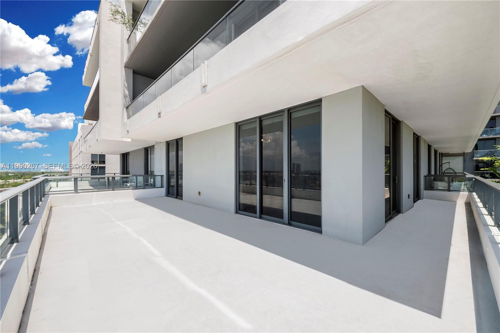 2960 NE 207th St 817