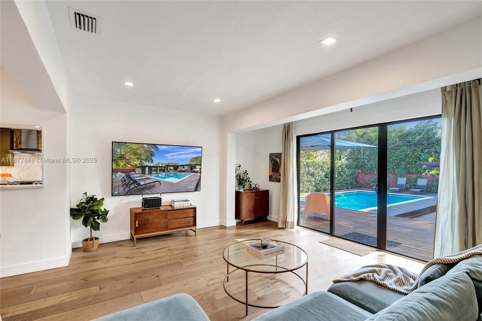 HOMEDALE - Residential