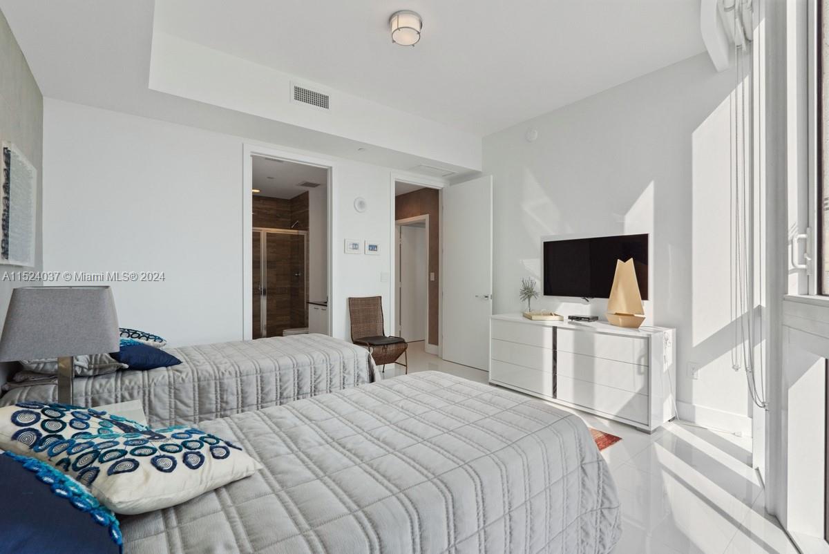 TDR TOWER II CONDO - Residential