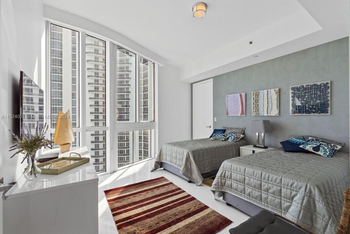 TDR TOWER II CONDO - Residential