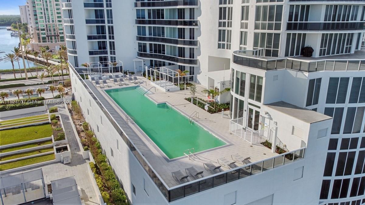 TDR TOWER II CONDO - Residential