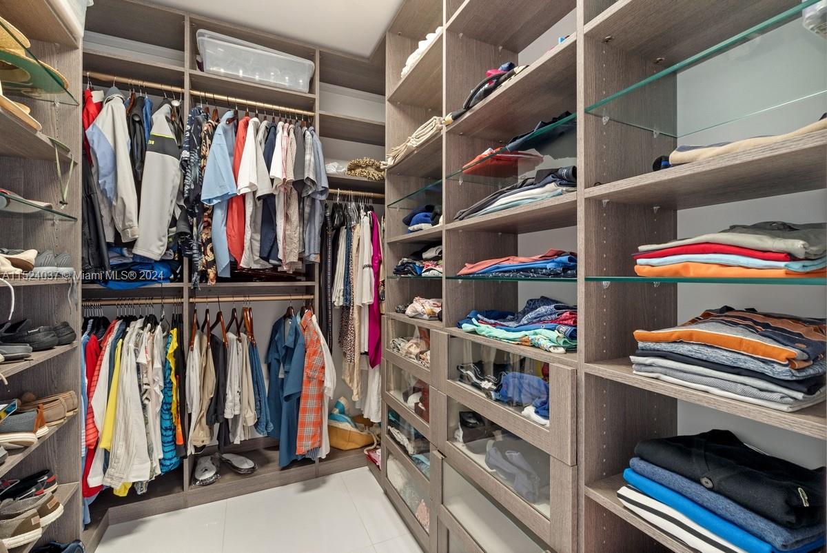 TDR TOWER II CONDO - Residential