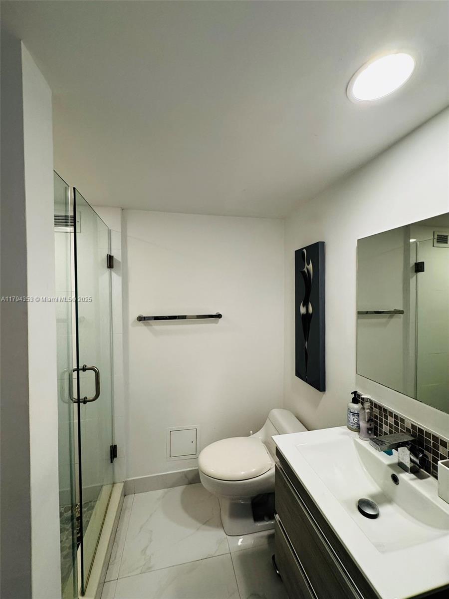 5600 CONDO - Residential