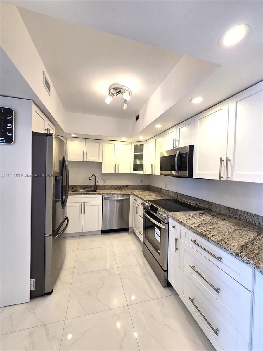 5600 CONDO - Residential