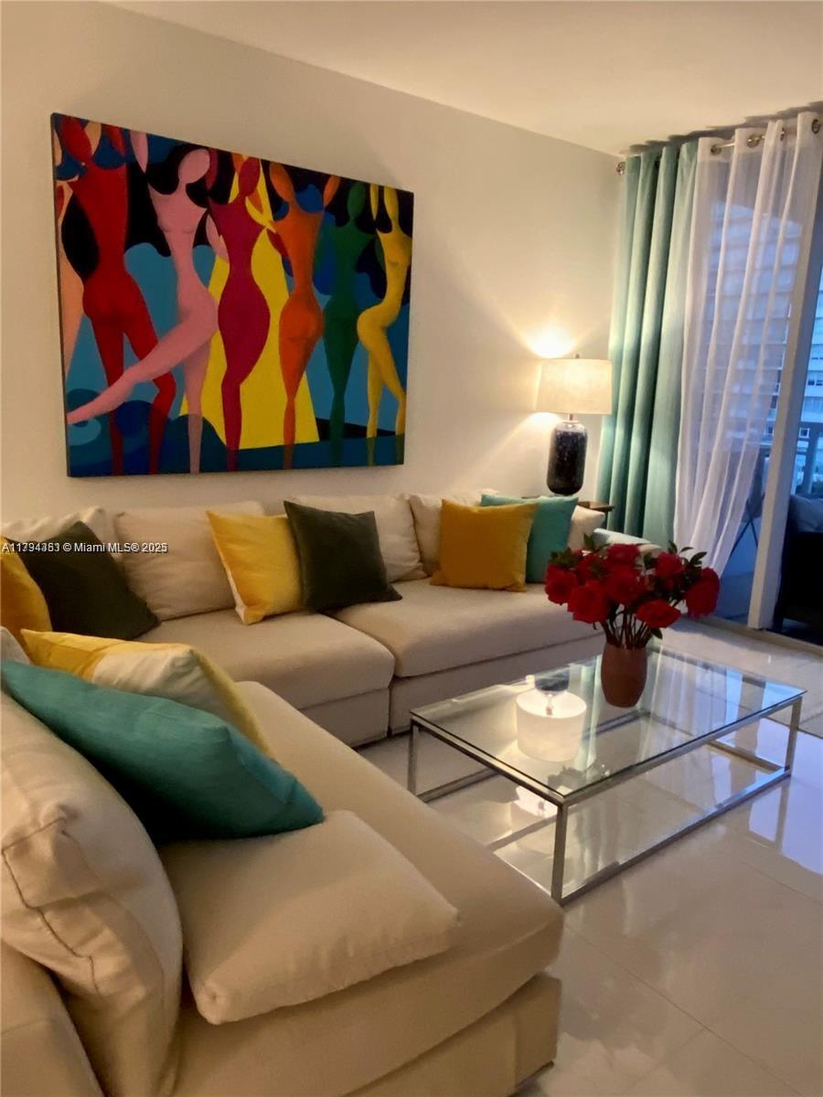 5600 Collins Ave 7V