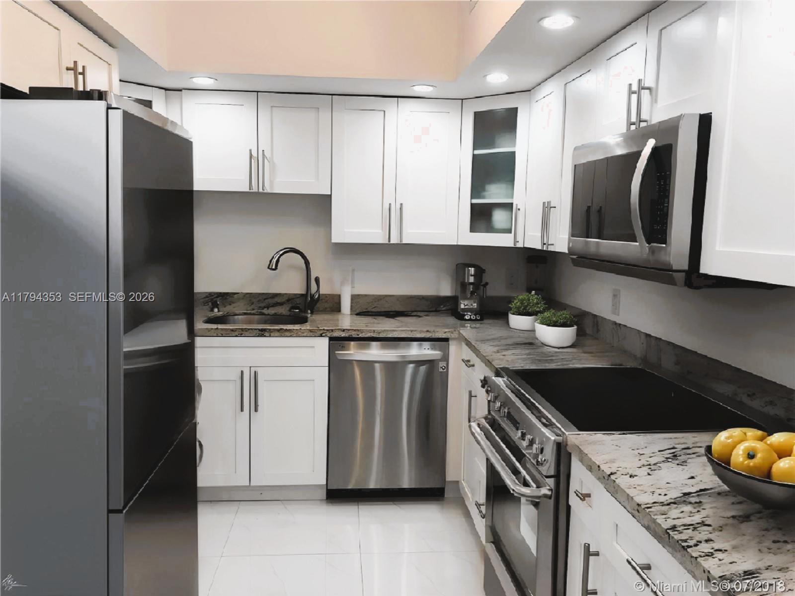 5600 CONDO - Residential