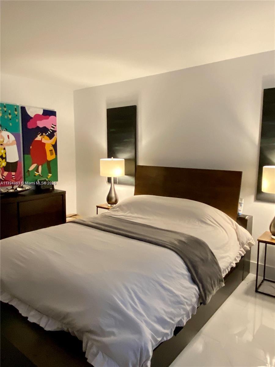 5600 CONDO - Residential