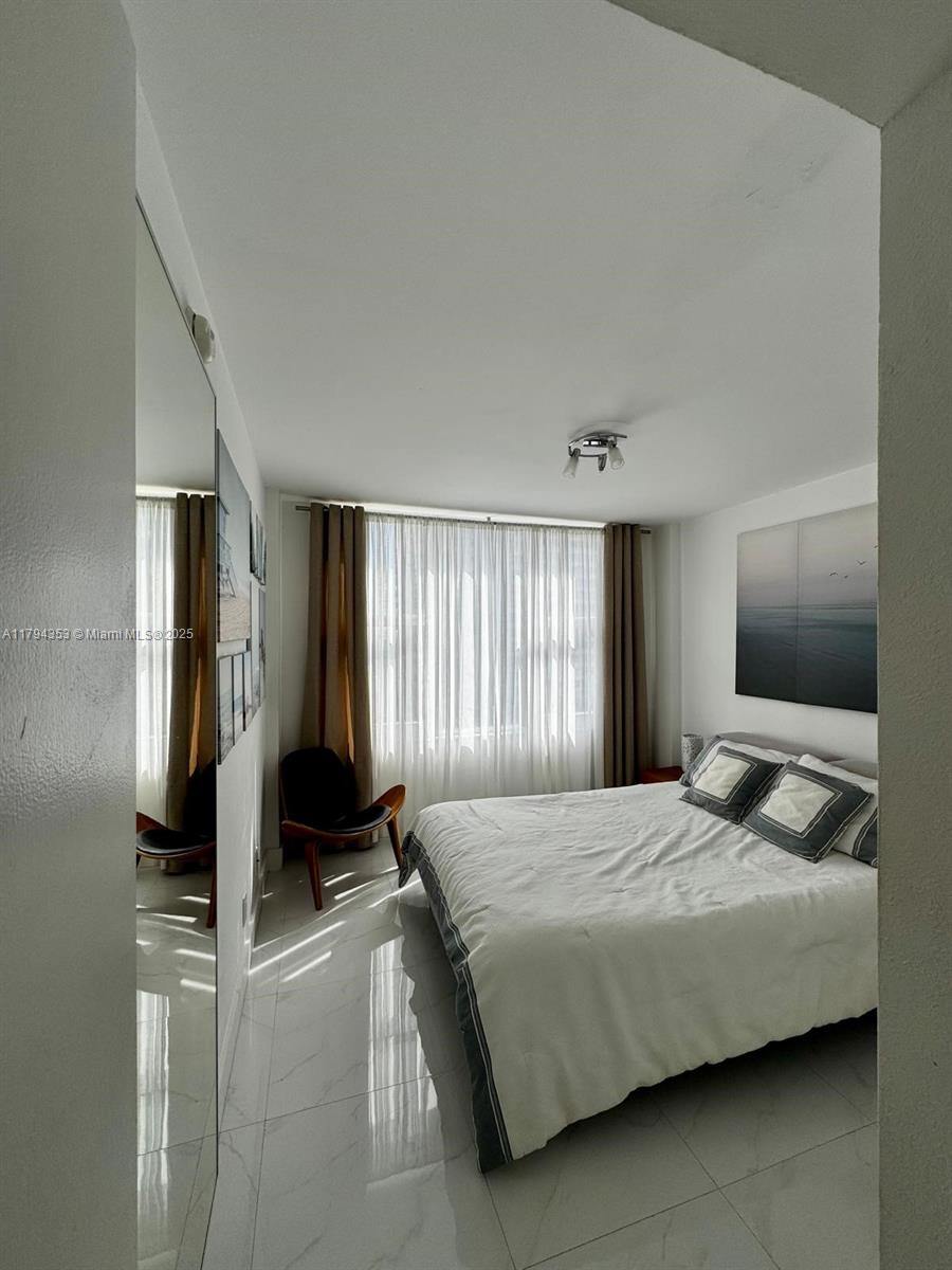 5600 CONDO - Residential