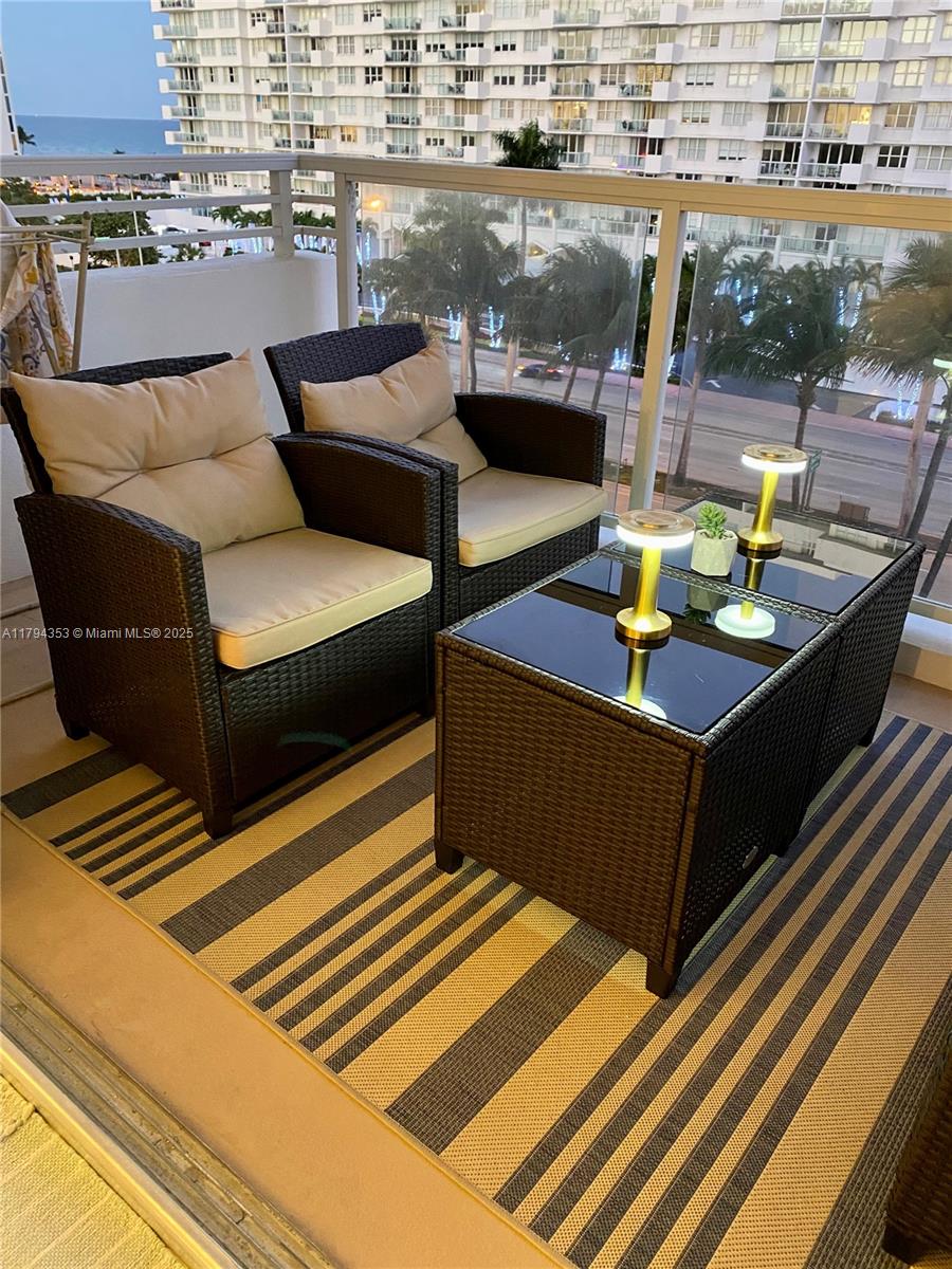 5600 Collins Ave 7V