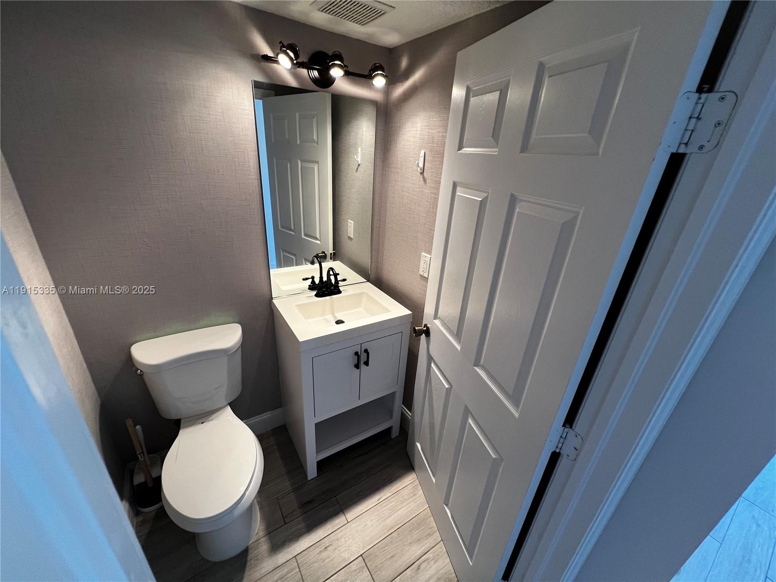 VILLAS AT HARBOR ISLES CO - Residential