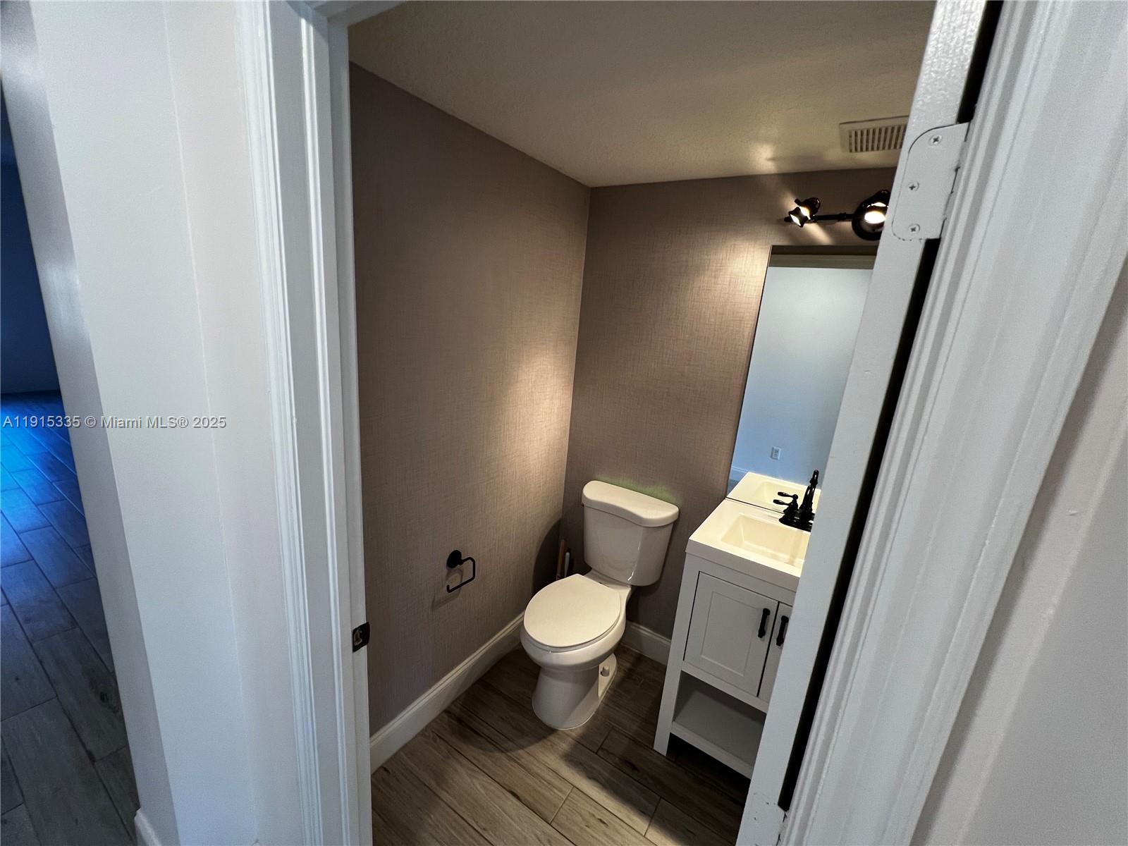 VILLAS AT HARBOR ISLES CO - Residential