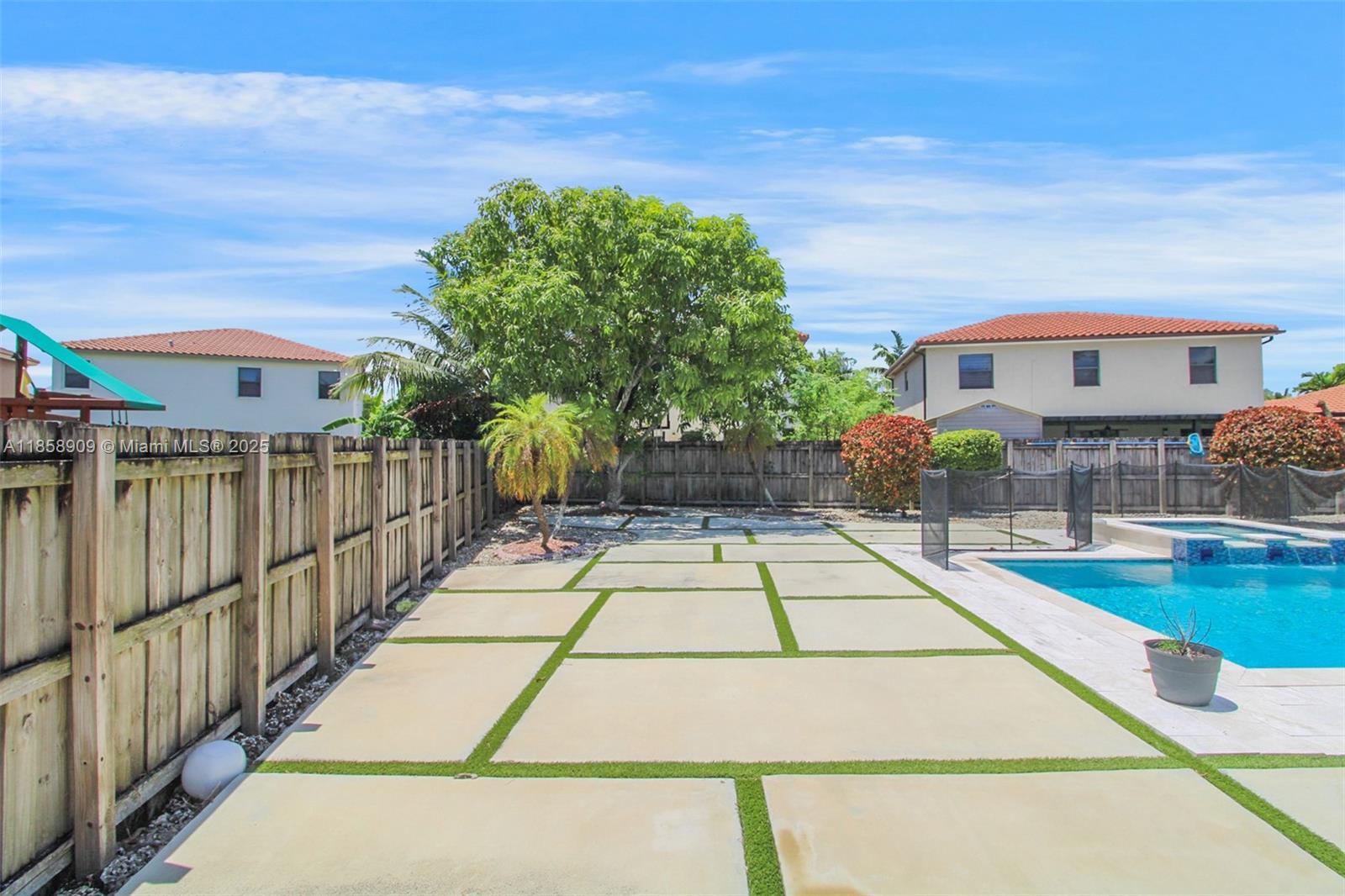VENETIAN PARC WEST - Residential