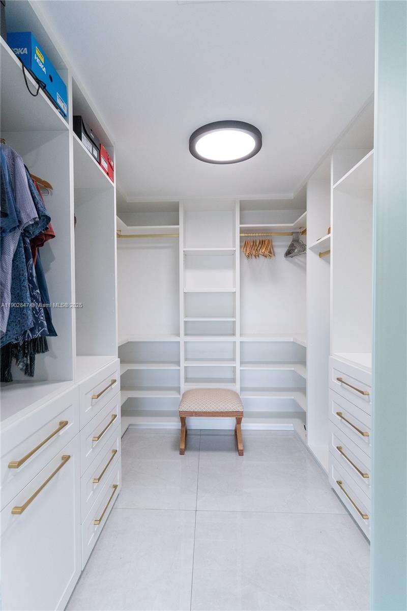 HOLLYWOOD CENTRAL BEACH - Residential