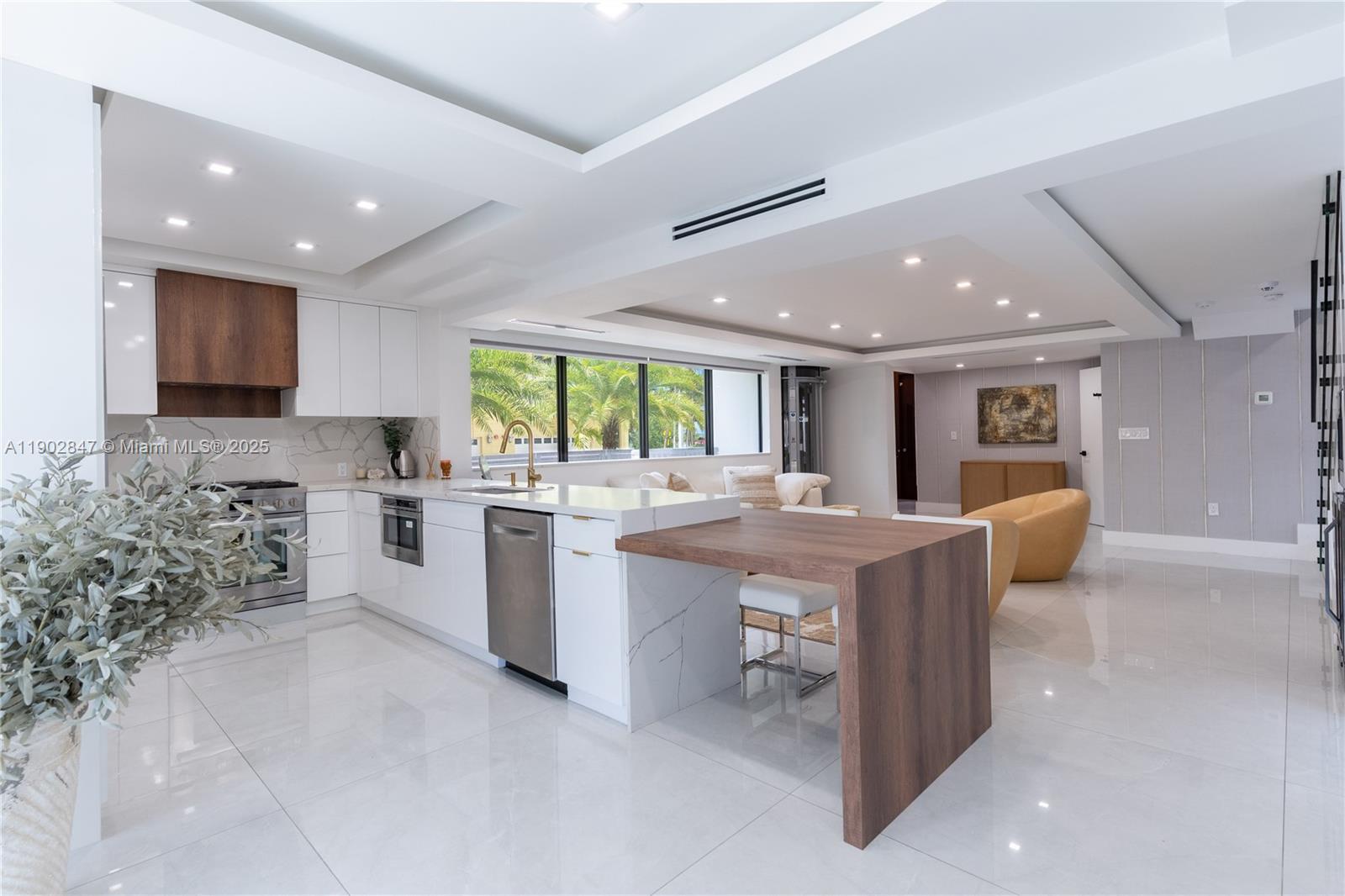 HOLLYWOOD CENTRAL BEACH - Residential